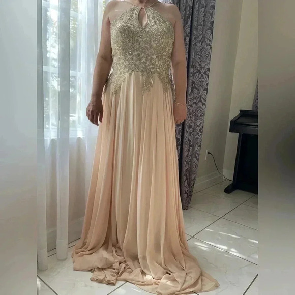 NWT MayQueen Couture Ballgown Beaded Jeweled Sz 12 - Picture 7 of 7